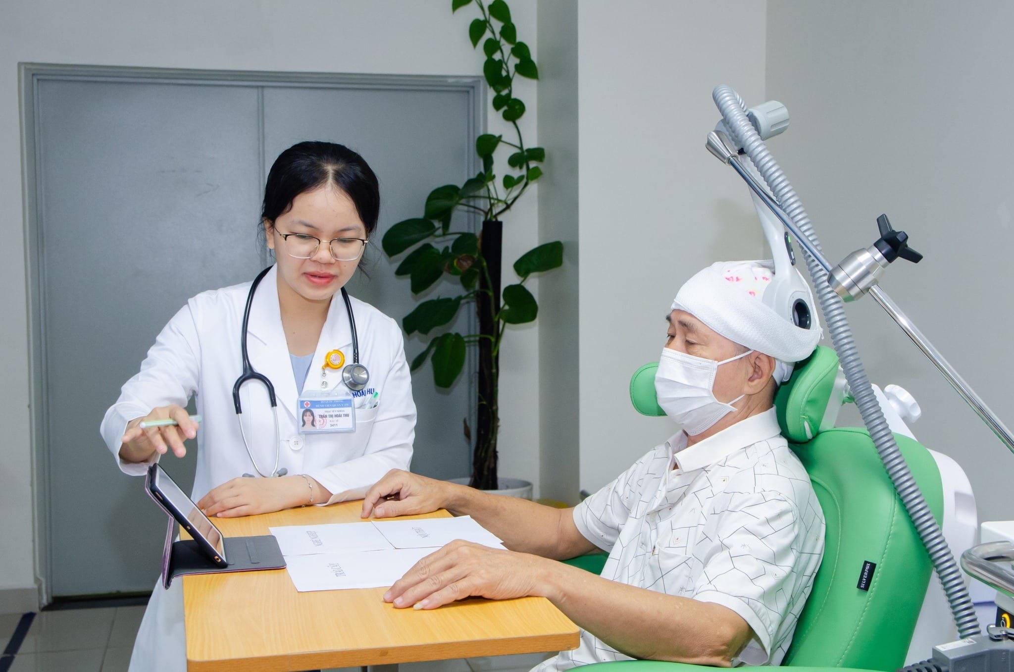 Ứng dụng phương pháp kích thích từ xuyên sọ (rTMS) vào điều trị bệnh